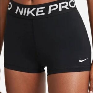 set of 3 nike pros 3”